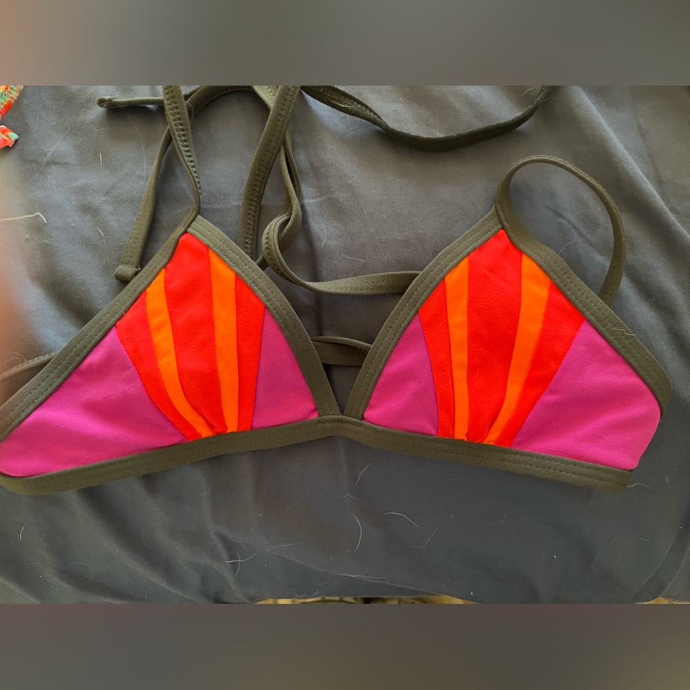 Jolyn, bikini top